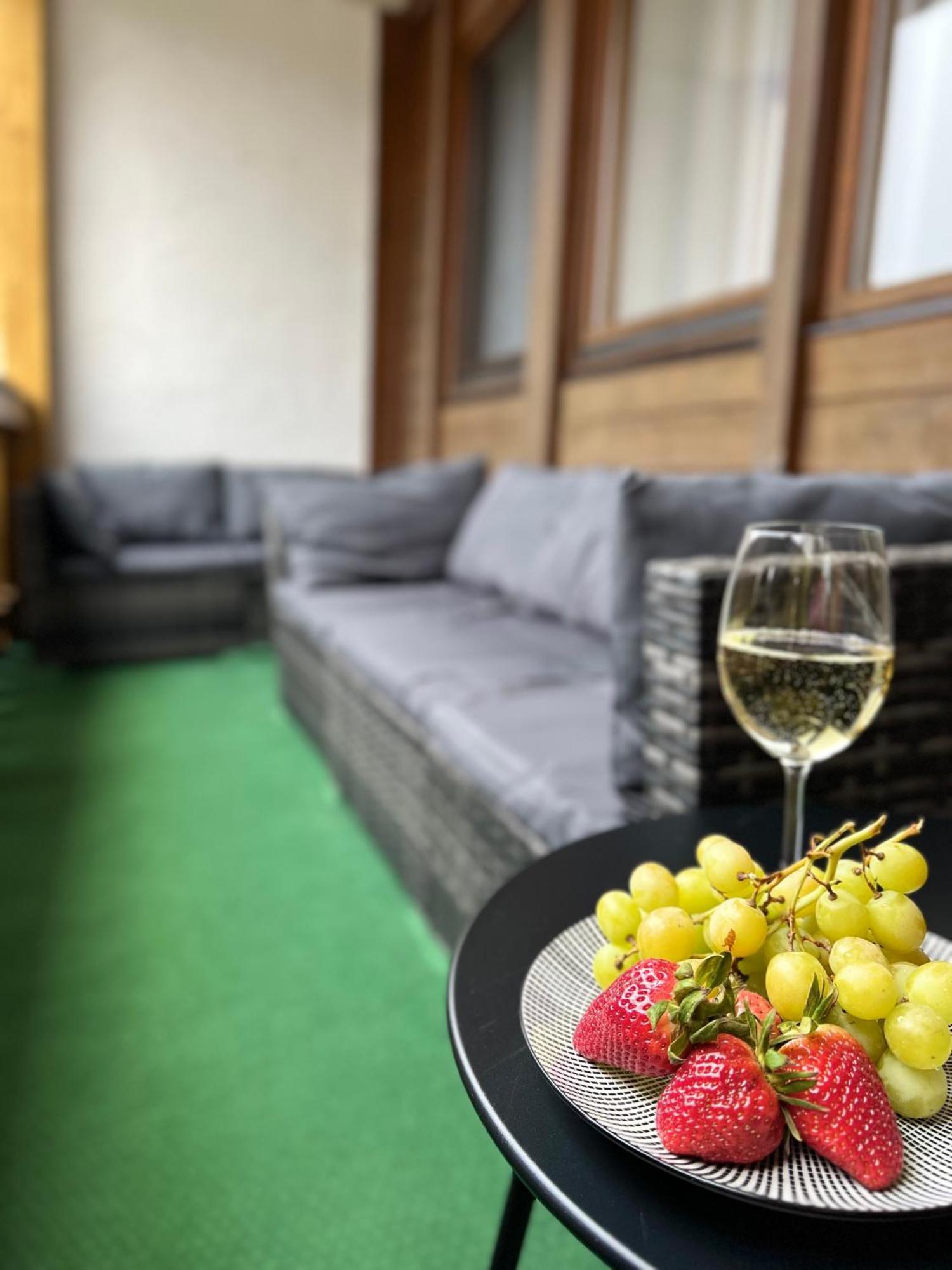 Wolkenfrei In Mit Pool Und Sauna Apartment